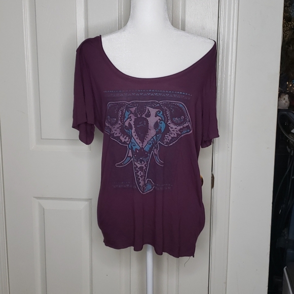 Fifth Sun Tops - 🤯3/$12 Fifth Sun Purple Elephant Shirt Large